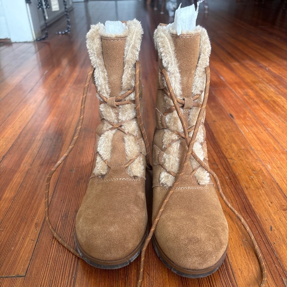 Baretraps bonnie tan suede faux fur lined wedge heeled boots size 9 - Picture 1 of 4